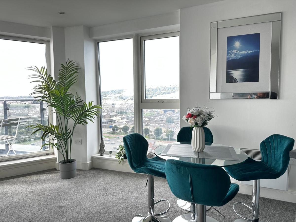 Stunning Ocean & View Apt