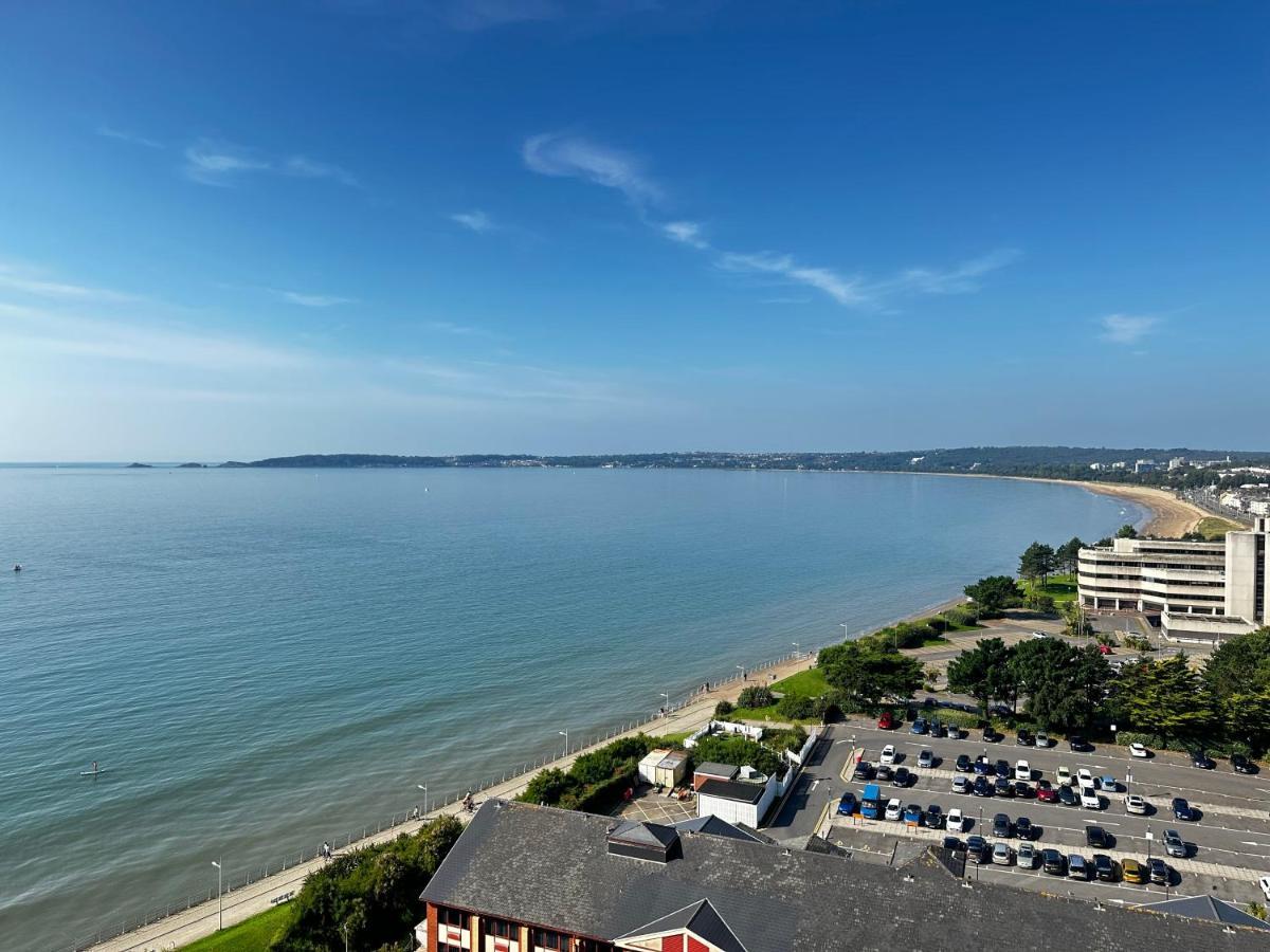 Stunning Ocean & View Apt