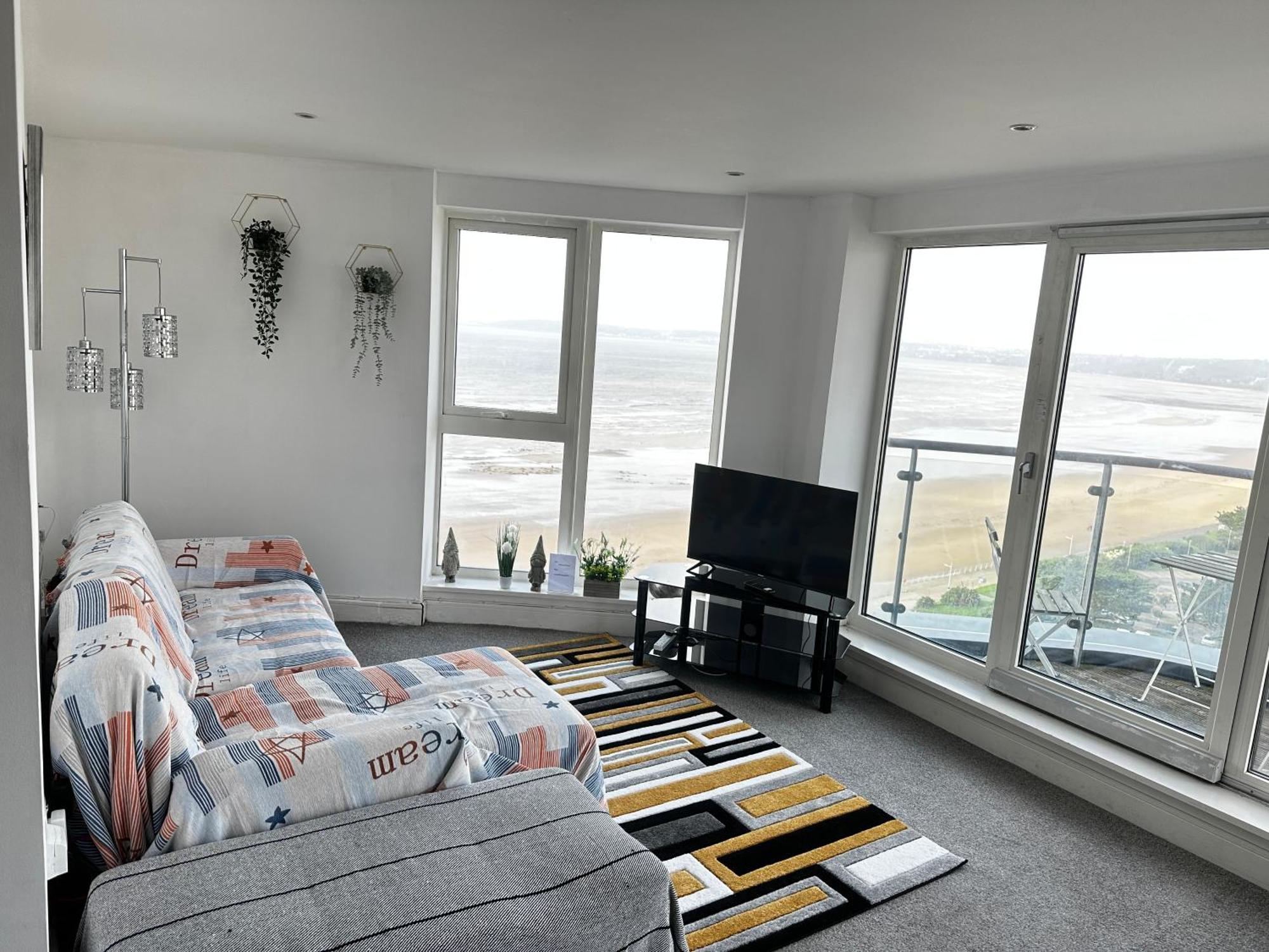 Stunning Ocean & View Apt Swansea